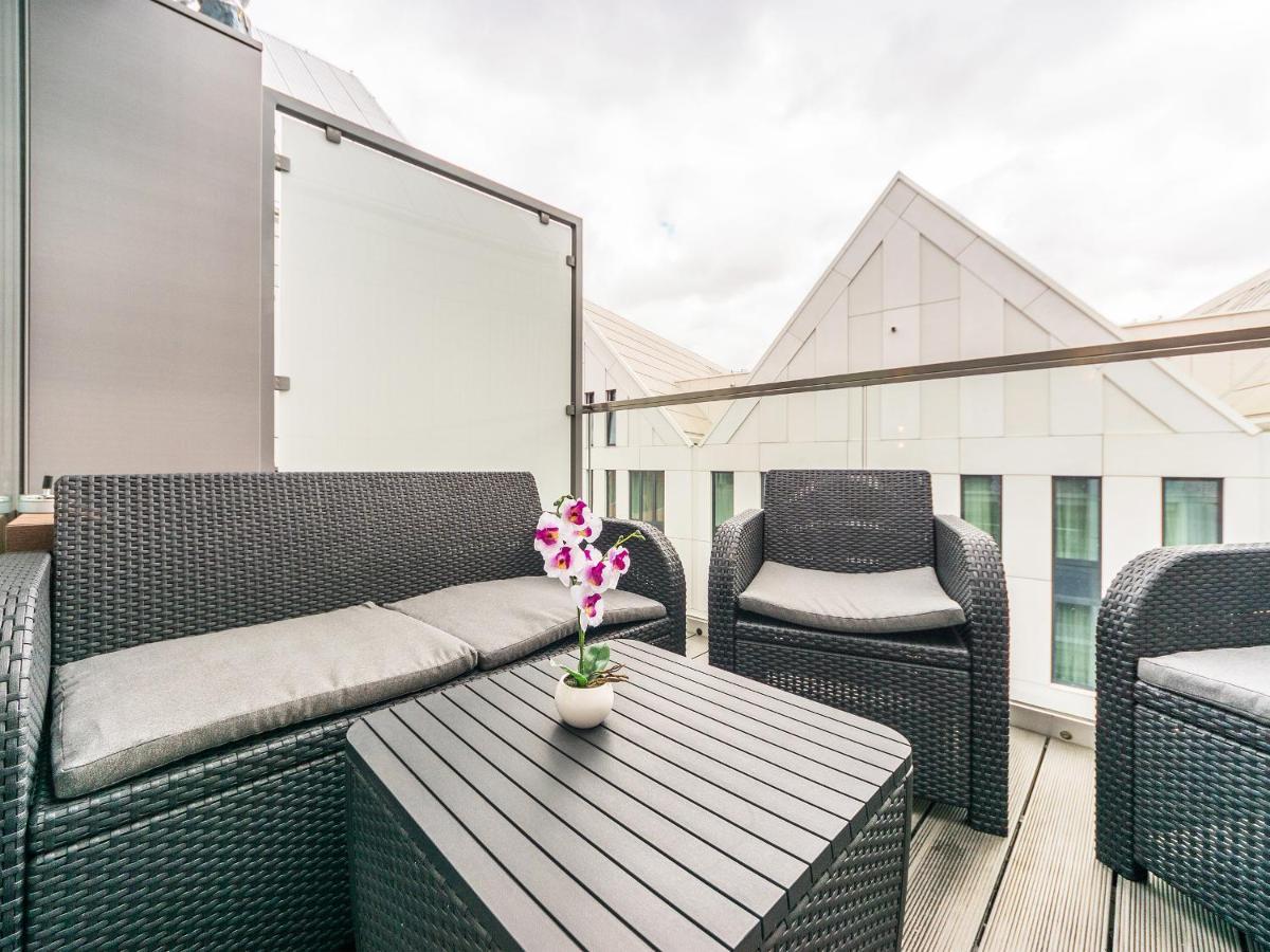 Flatbook - City Center Apartments Granaria With Parking Gdańsk Exteriör bild